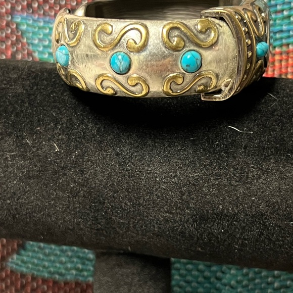 Beautiful Chico watch with battery - Picture 3 of 5